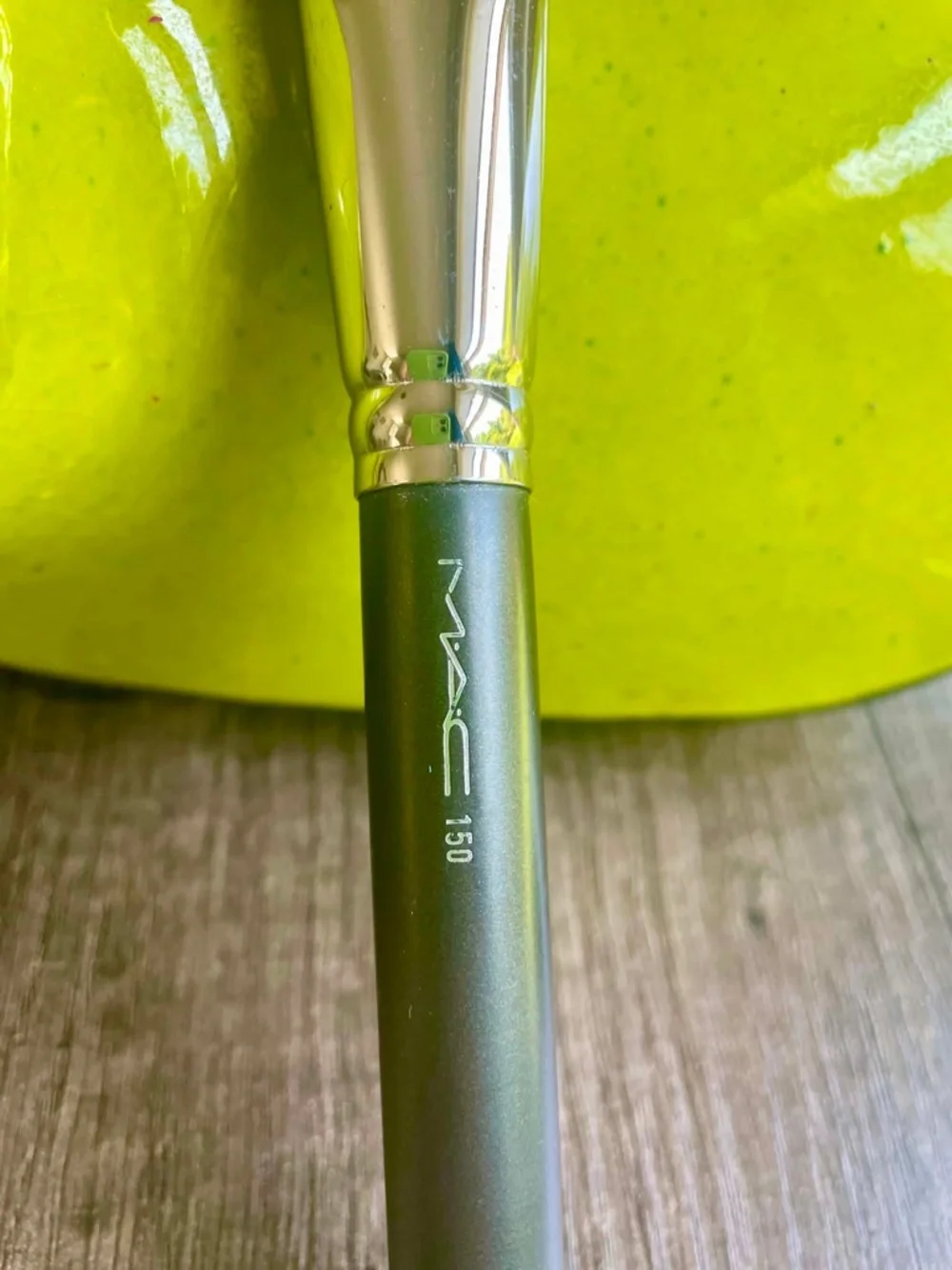 MAC 150 Large Powder Brush Face Brush Authentic New